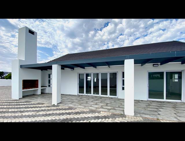 3 BEDROOM HOUSE FOR SALE IN GOLDEN MILE